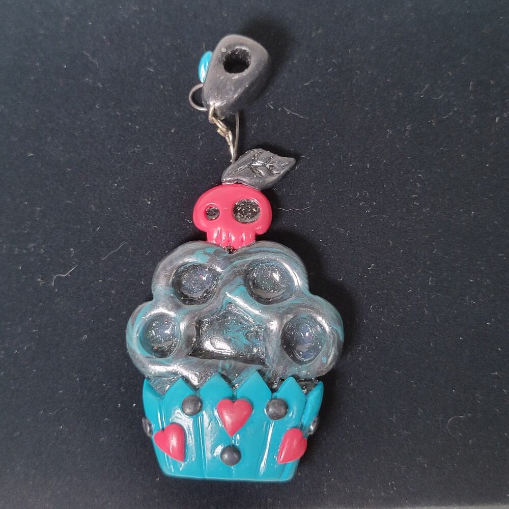 Decorative Cupcake-Shaped Pendant w/ Skull and Knuckle Duster Design